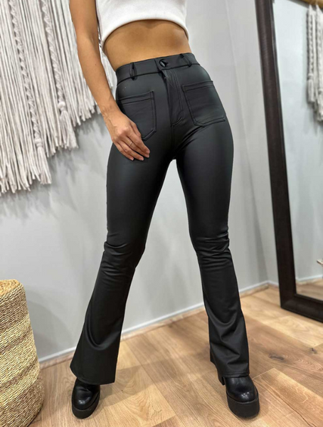 Pantalón eco cuero Negro Mujer semi elasticado Modelo Camila