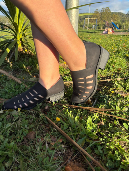 ZAPATO MUJER CALADO MODELO MARRUECOS