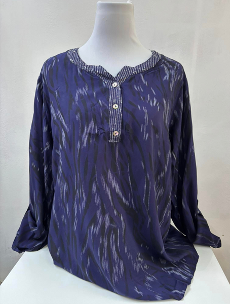 Blusa Estampada Con Aplicación Lentejuelas Modelo Aranza
