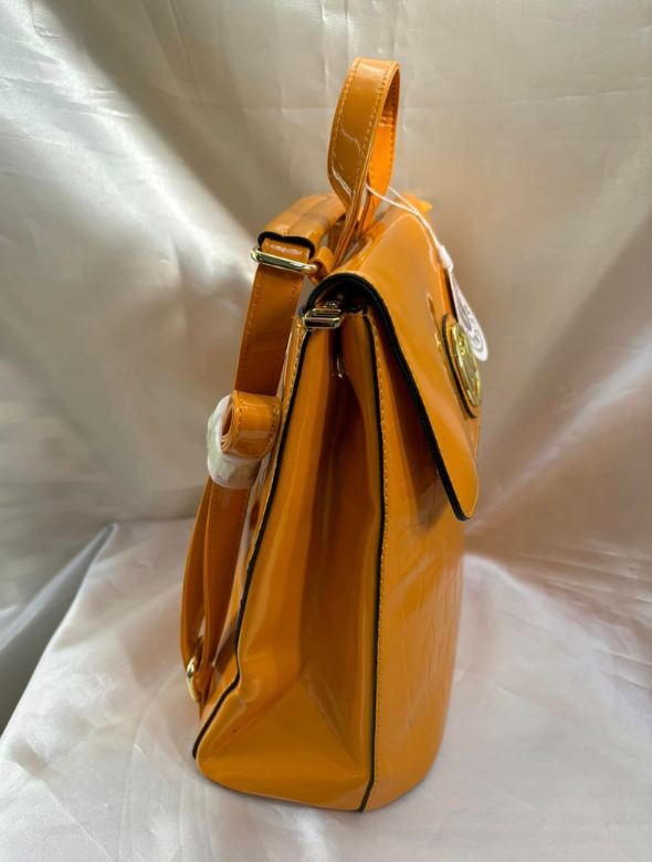 Mochila Charol Modelo