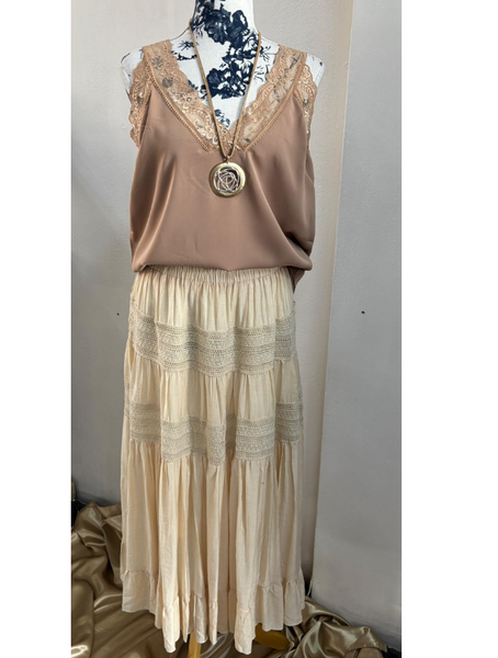 Falda Elasticada Color Beige Modelo Moira