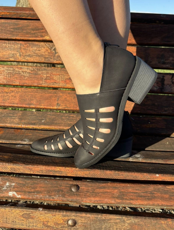 ZAPATO MUJER CALADO MODELO MARRUECOS