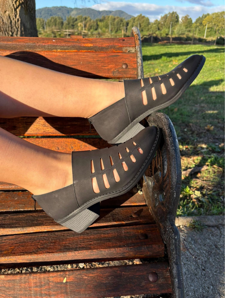 ZAPATO MUJER CALADO MODELO MARRUECOS