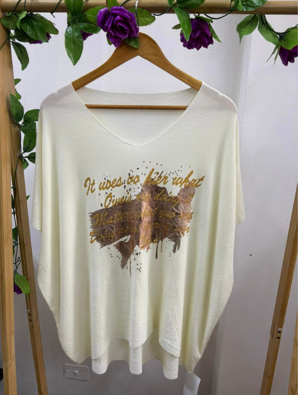 Polera Estampada Oversize Modelo Cataleya