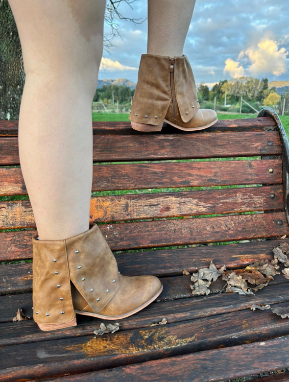 Zapato Botin Eco cuero Camel Modelo Jeiza