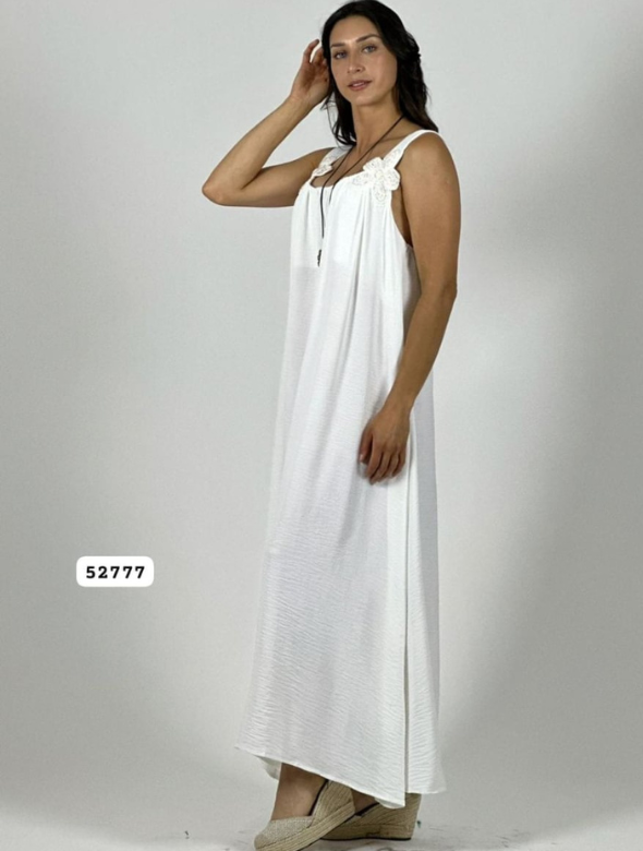 Vestido crepe tirantes flores brillantes Modelo Dali