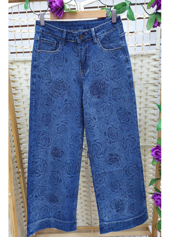 Jeans Palazzo Floral Azul modelo Agatha