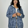 Chaqueta Mezclilla Mujer Estampada con Capucha y bolsillos Color Azul Modelo Galicia