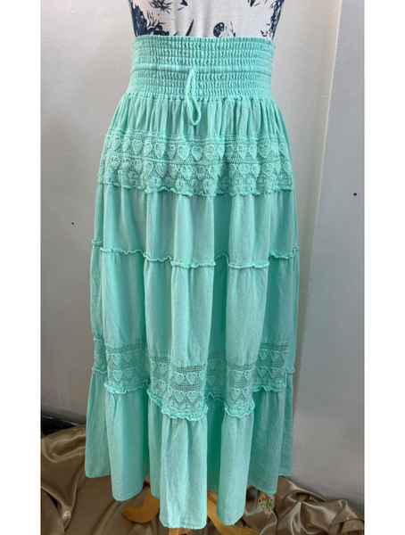 Falda Elasticada  Color Menta Modelo Moira