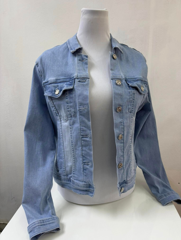 Chaqueta Mezclilla Abotonada Modelo Vaira