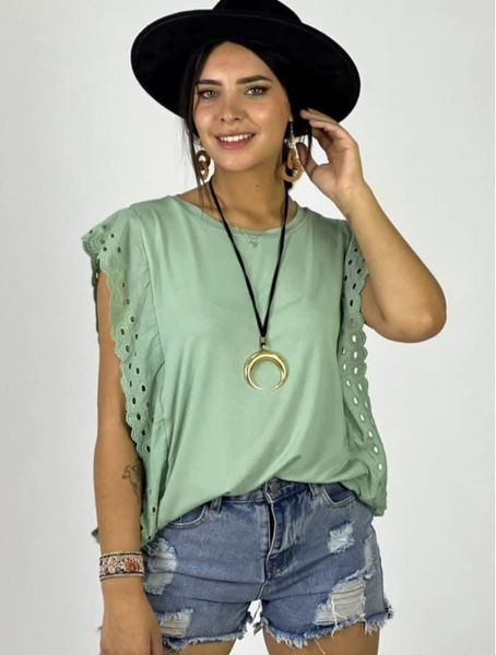 Polera Vuelos Holgada Modelo Adamaris