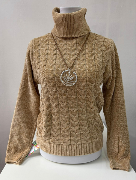 Sweater cuello Alto color Beige modelo Rosario
