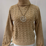 Sweater cuello Alto color Beige modelo Rosario