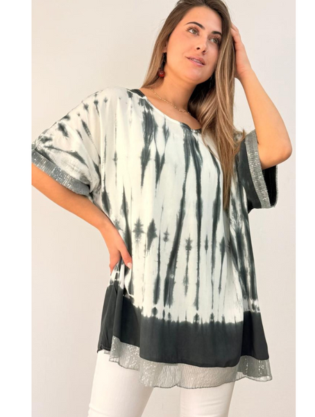 Blusa Tie Dye Oversize aplicacion brillantes Modelo Miranda