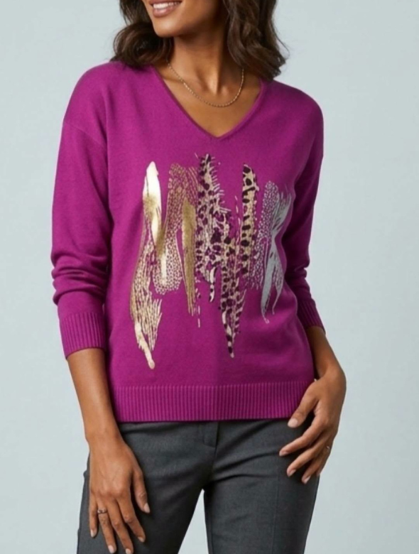 Sweater Mujer Fucsia con Estampado Animal Print y Detalles Dorados Modelo Alonsa  | Ellis Greys Boutique